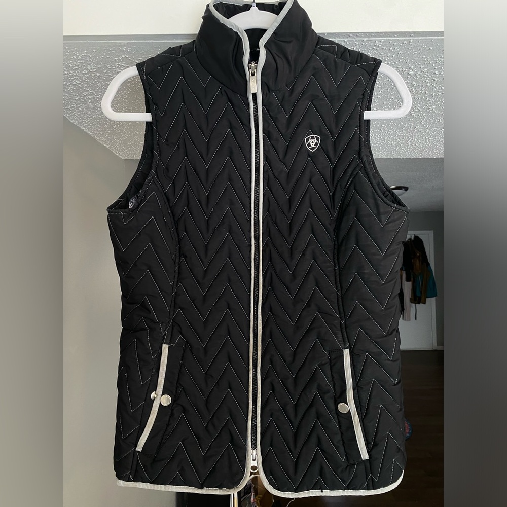 EUC ❤️ Ariat 🐎 Ashley Winter Vest